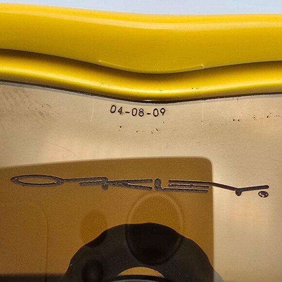 Oakley Custom M Frame Yellow Frame Vented Golf Gold Iridium Hybris S Sunglasses - Picture 12 of 12